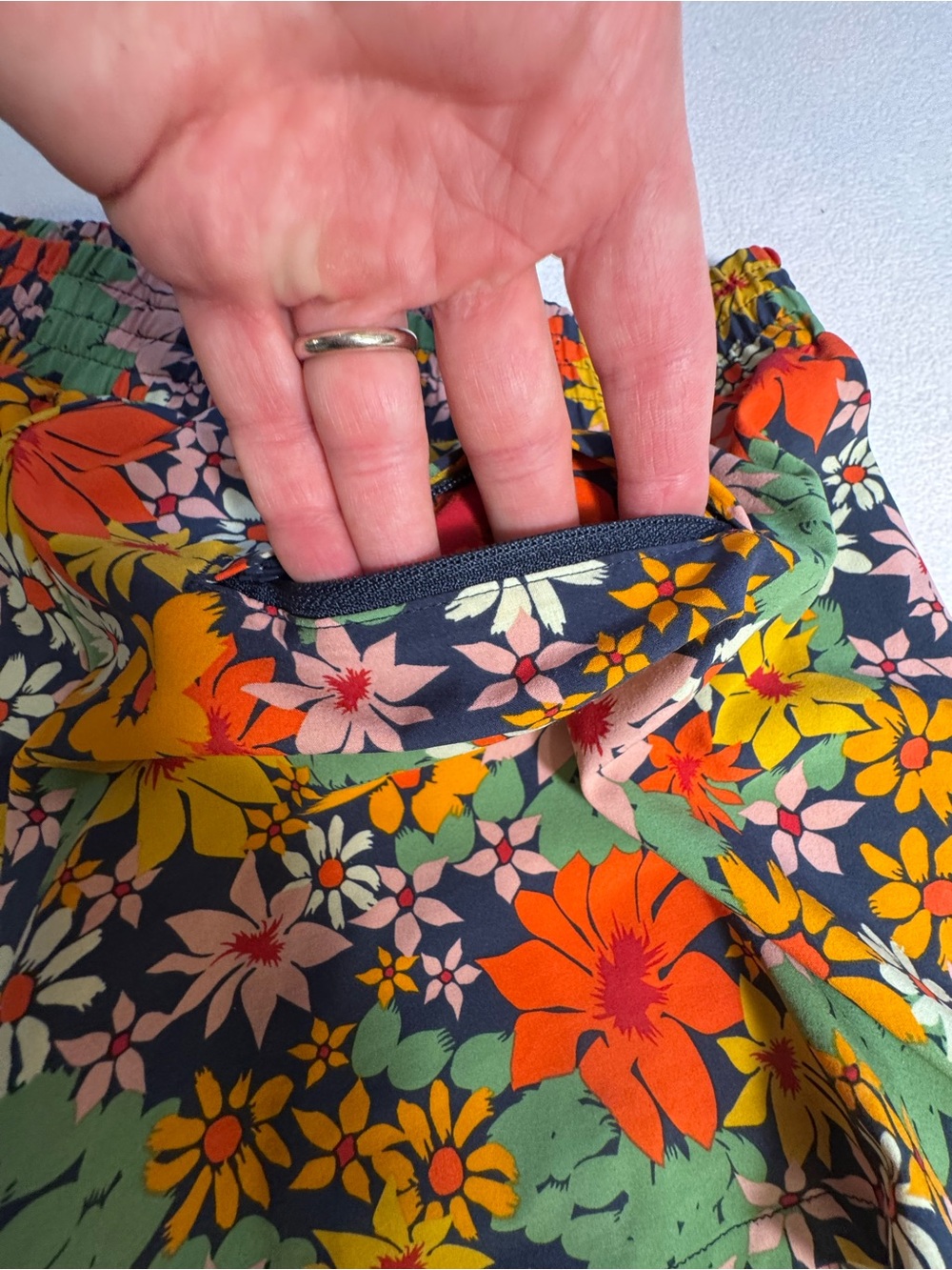 Toad&Co Women’s Floral Pull-On Shorts Size Small Multicolor Fun Boho Cheerful! - Picture 10 of 11